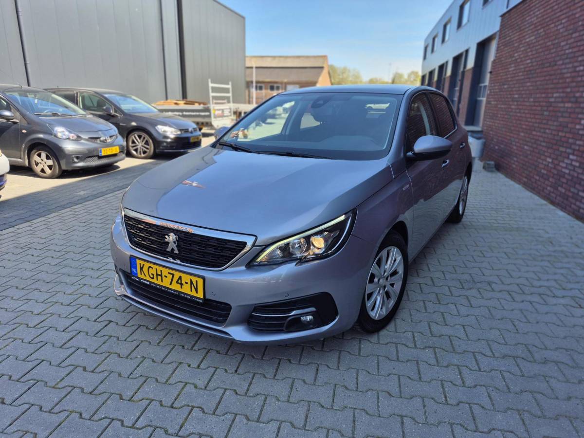 Peugeot 308 Peugeot 308 1.2 PureTech Allure LED/PANO/