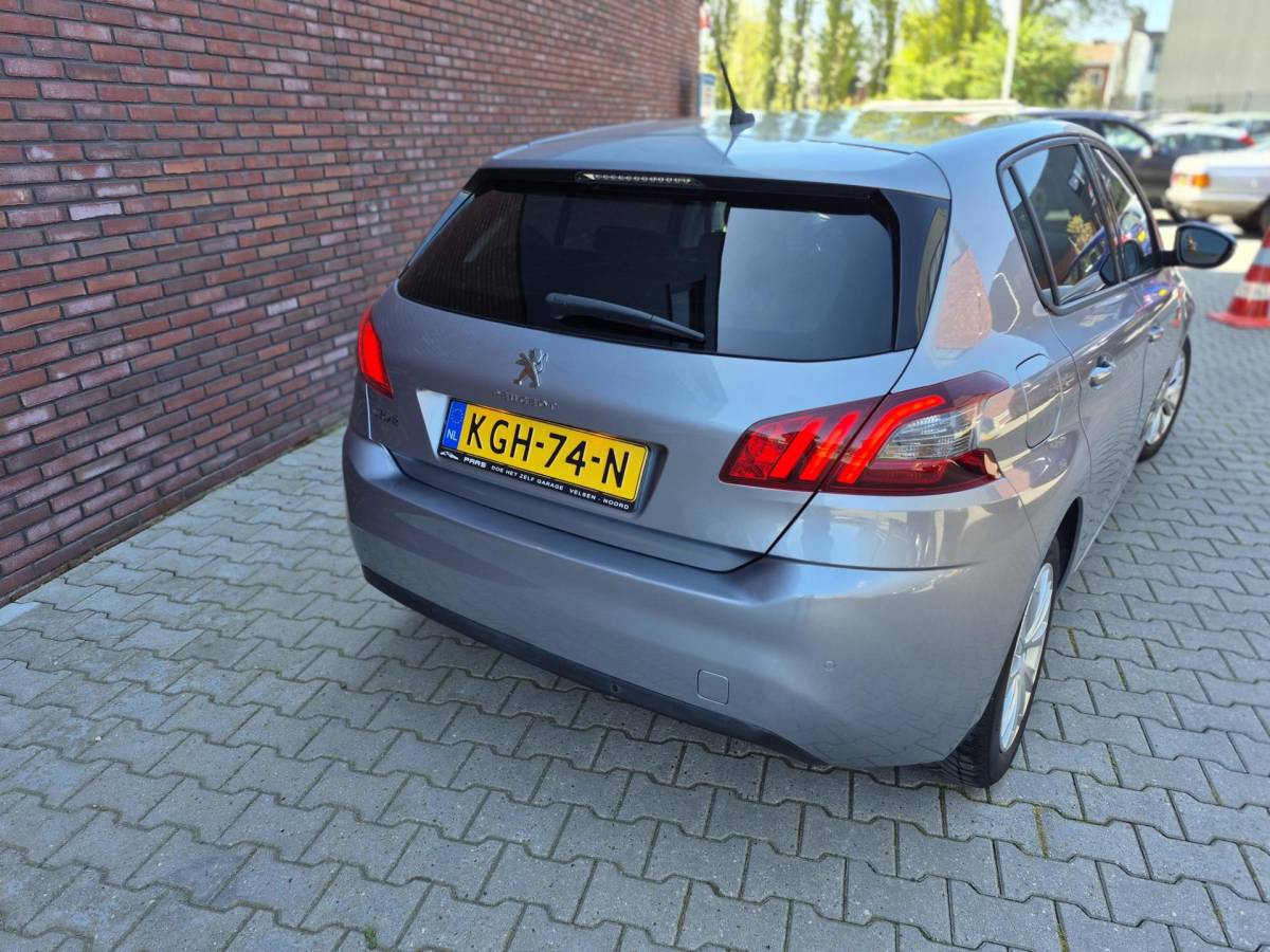 Peugeot 308 Peugeot 308 1.2 PureTech Allure LED/PANO/