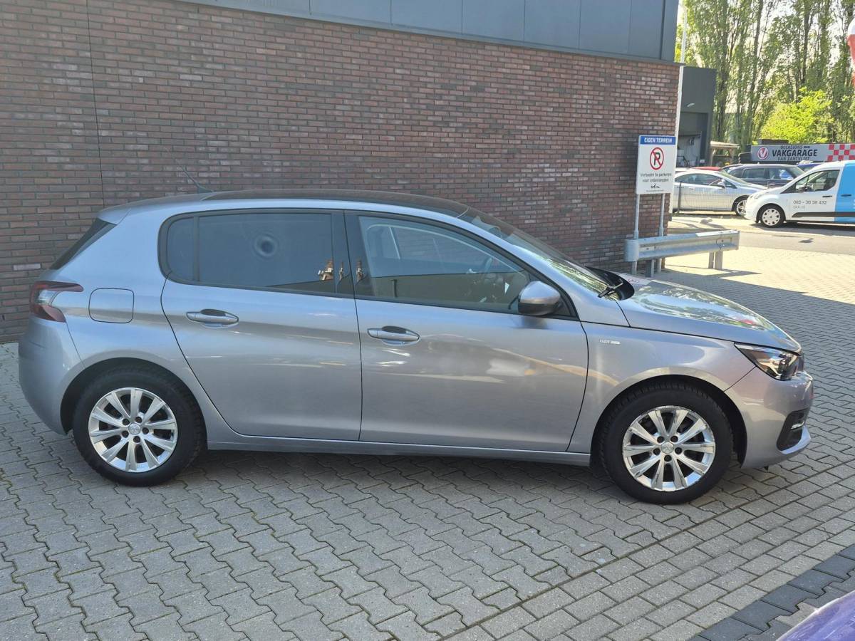 Peugeot 308 Peugeot 308 1.2 PureTech Allure LED/PANO/