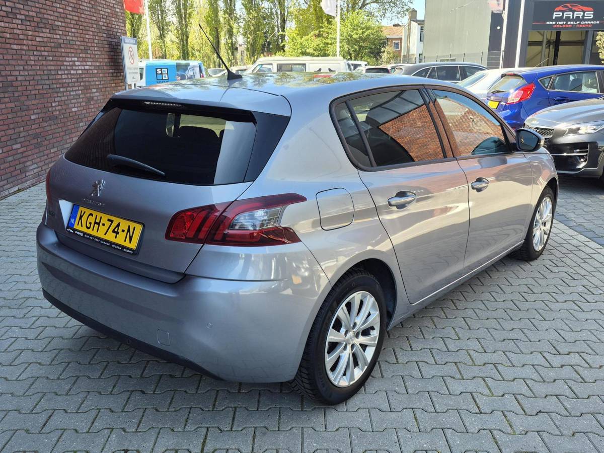 Peugeot 308 Peugeot 308 1.2 PureTech Allure LED/PANO/