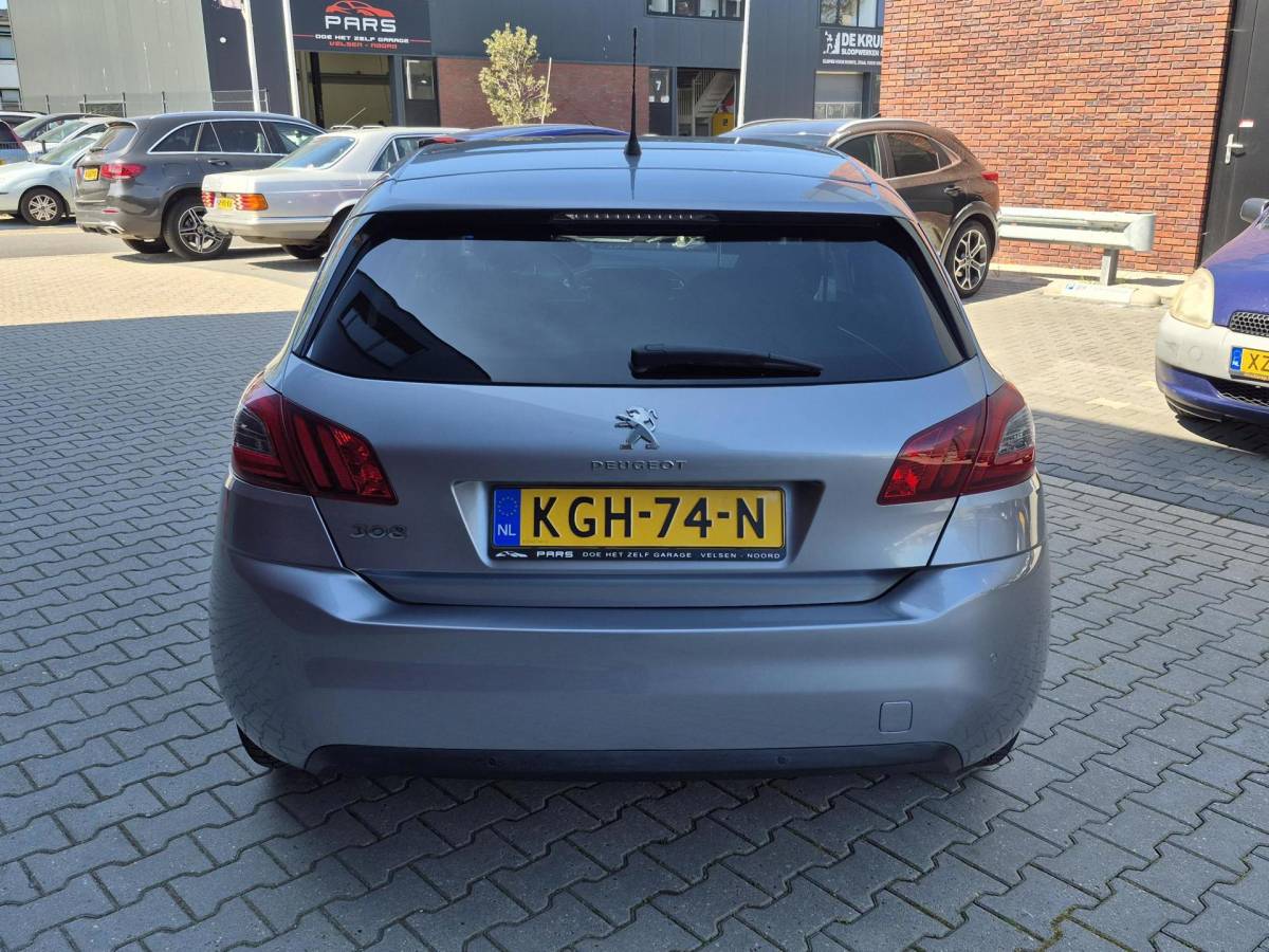 Peugeot 308 Peugeot 308 1.2 PureTech Allure LED/PANO/