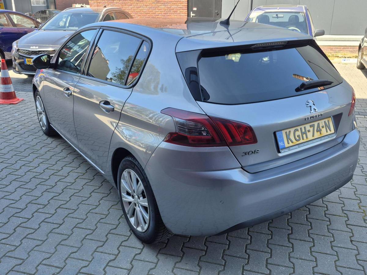 Peugeot 308 Peugeot 308 1.2 PureTech Allure LED/PANO/