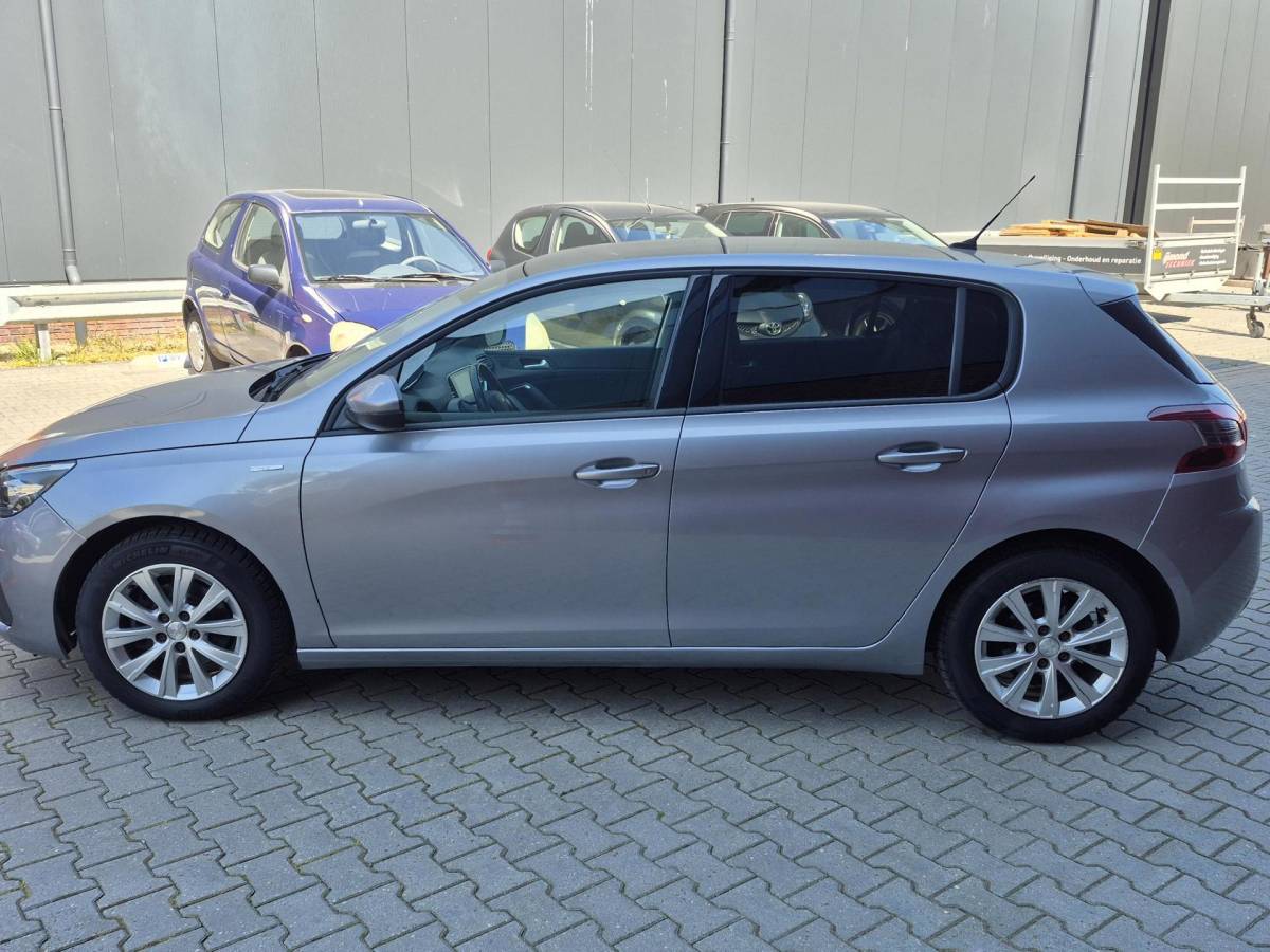 Peugeot 308 Peugeot 308 1.2 PureTech Allure LED/PANO/