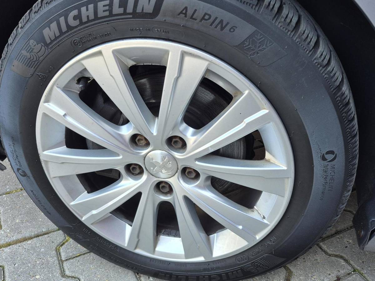 Peugeot 308 Peugeot 308 1.2 PureTech Allure LED/PANO/