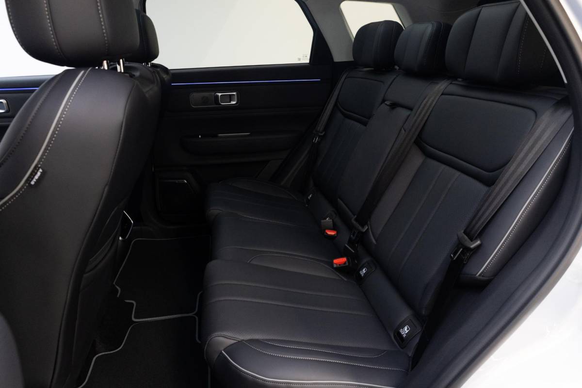 Jaecoo 7 Jaecoo 7 1.5 GDI SHS-P Exclusive | Moonlight Silver & Carbon Crystal Black Roof | NL Auto | Rijklaar | 7 jr garantie |