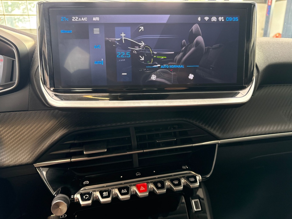 Peugeot 208 Peugeot 208 Hybrid 110 Allure | CarPlay | Sensoren V+A |