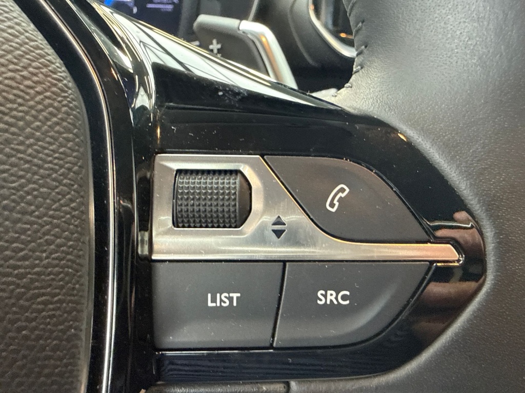 Peugeot 208 Peugeot 208 Hybrid 110 Allure | CarPlay | Sensoren V+A |