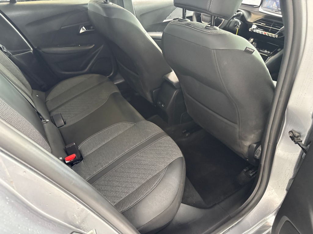 Peugeot 208 Peugeot 208 Hybrid 110 Allure | CarPlay | Sensoren V+A |