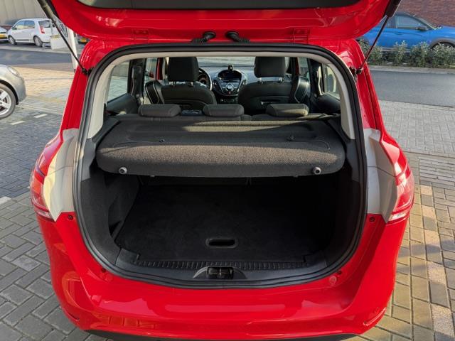 Ford B-MAX Ford B-MAX 1.0 EcoBoost Titanium led,trekhaak,pano dak apk 15-01-2027