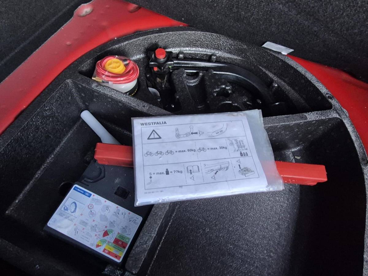 Ford B-MAX Ford B-MAX 1.0 EcoBoost Titanium led,trekhaak,pano dak apk 15-01-2027