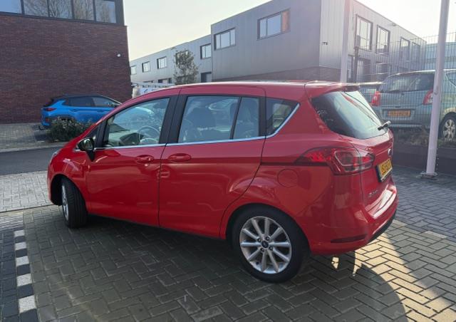Ford B-MAX Ford B-MAX 1.0 EcoBoost Titanium led,trekhaak,pano dak apk 15-01-2027