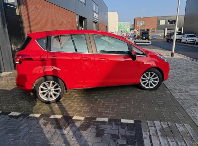 Ford B-MAX Ford B-MAX 1.0 EcoBoost Titanium led,trekhaak,pano dak apk 15-01-2027