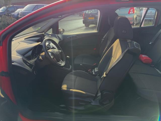 Ford B-MAX Ford B-MAX 1.0 EcoBoost Titanium led,trekhaak,pano dak apk 15-01-2027