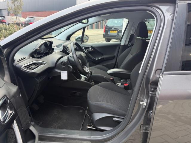 Peugeot 208 Peugeot 208 1.2 PureTech Signature 6 maanden GARANTIE inbegrepen NAVIGATIE