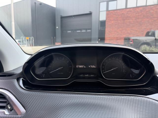 Peugeot 208 Peugeot 208 1.2 PureTech Signature 6 maanden GARANTIE inbegrepen NAVIGATIE