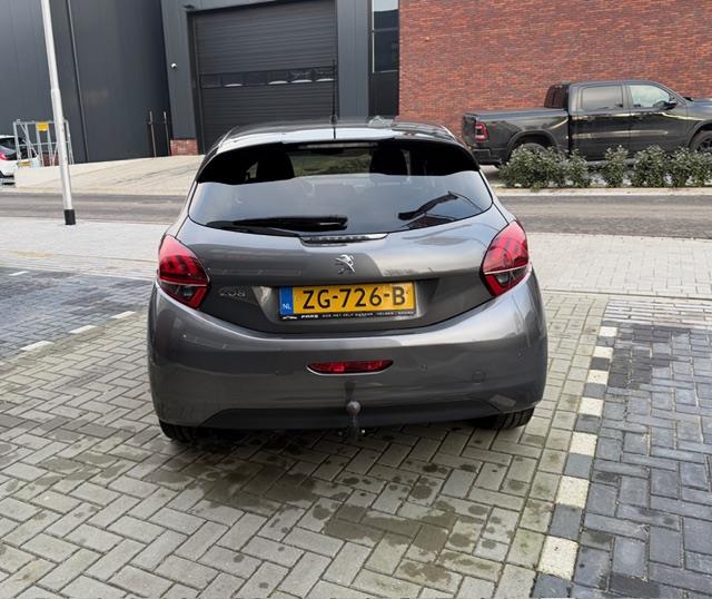 Peugeot 208 Peugeot 208 1.2 PureTech Signature 6 maanden GARANTIE inbegrepen NAVIGATIE