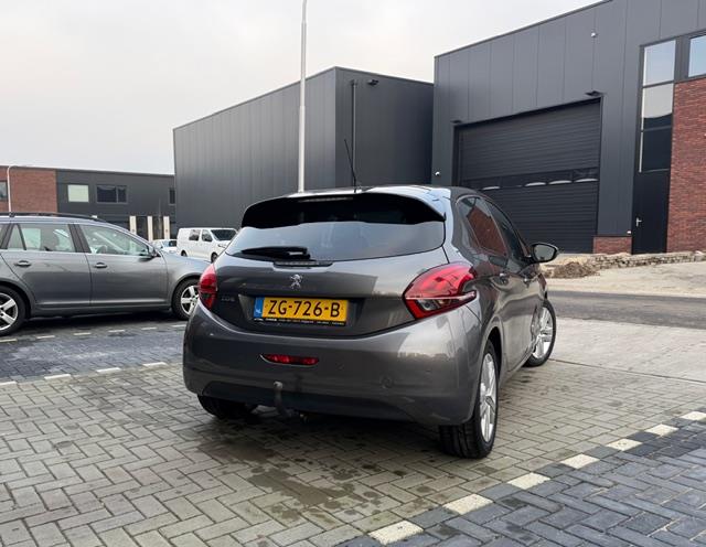 Peugeot 208 Peugeot 208 1.2 PureTech Signature 6 maanden GARANTIE inbegrepen NAVIGATIE