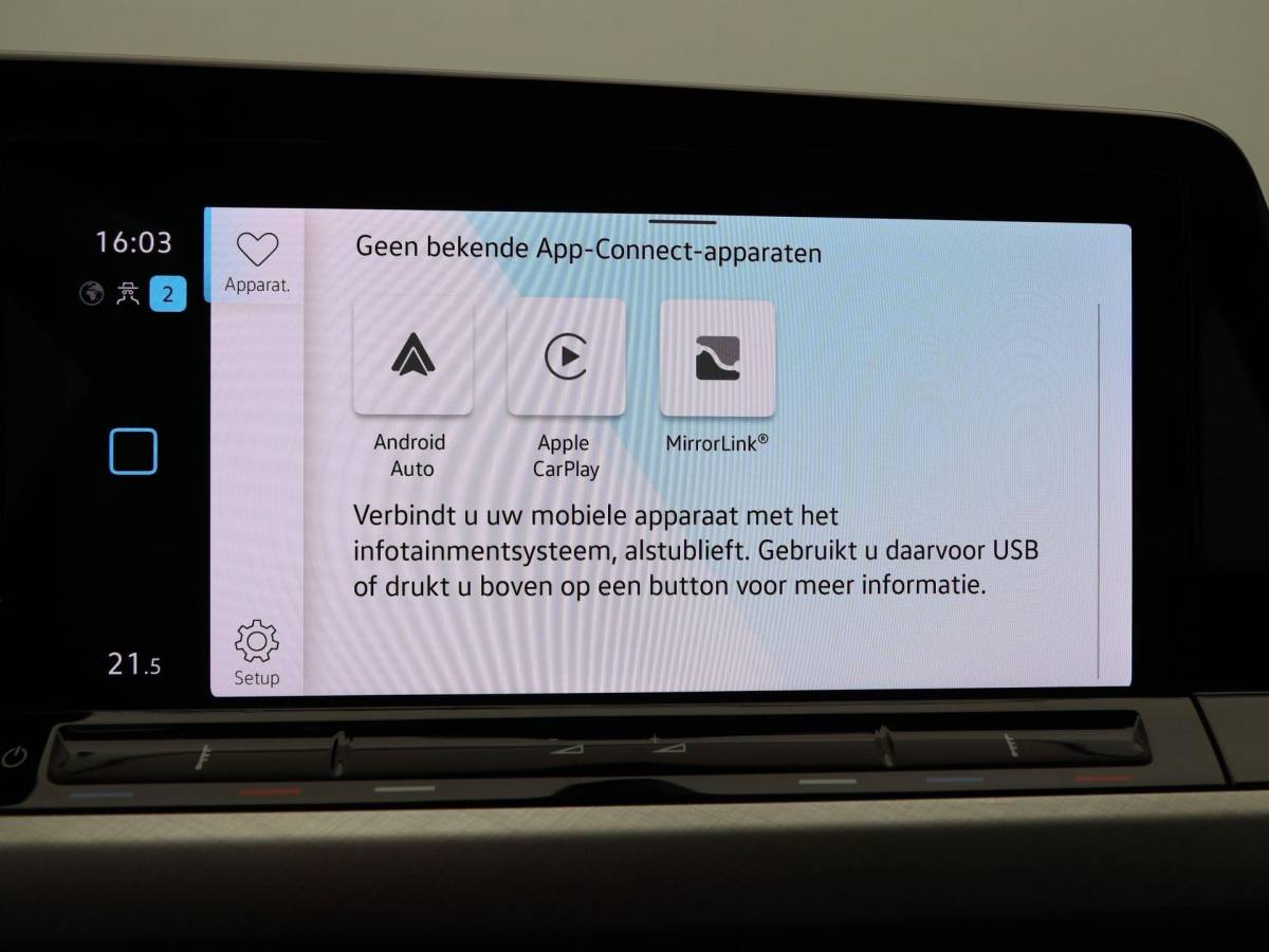 Volkswagen Golf Volkswagen Golf 1.0 eTSi 110 Pk Life | Adaptive Cruise | Camera | Navigatie | Climatronic | 16 Inch | 112.282 Km !!