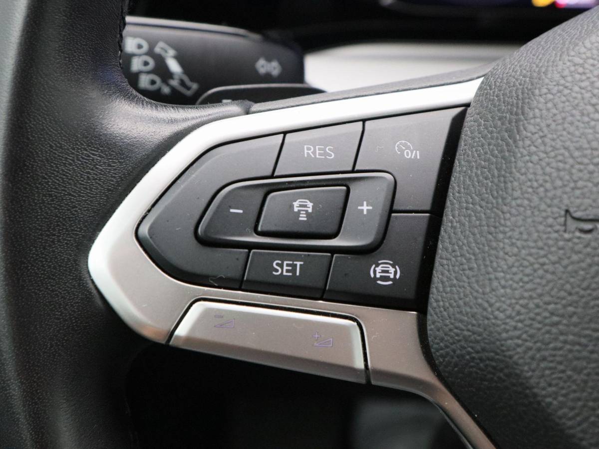 Volkswagen Golf Volkswagen Golf 1.0 eTSi 110 Pk Life | Adaptive Cruise | Camera | Navigatie | Climatronic | 16 Inch | 112.282 Km !!