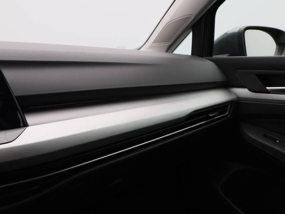 Volkswagen Golf Volkswagen Golf 1.0 eTSi 110 Pk Life | Adaptive Cruise | Camera | Navigatie | Climatronic | 16 Inch | 112.282 Km !!