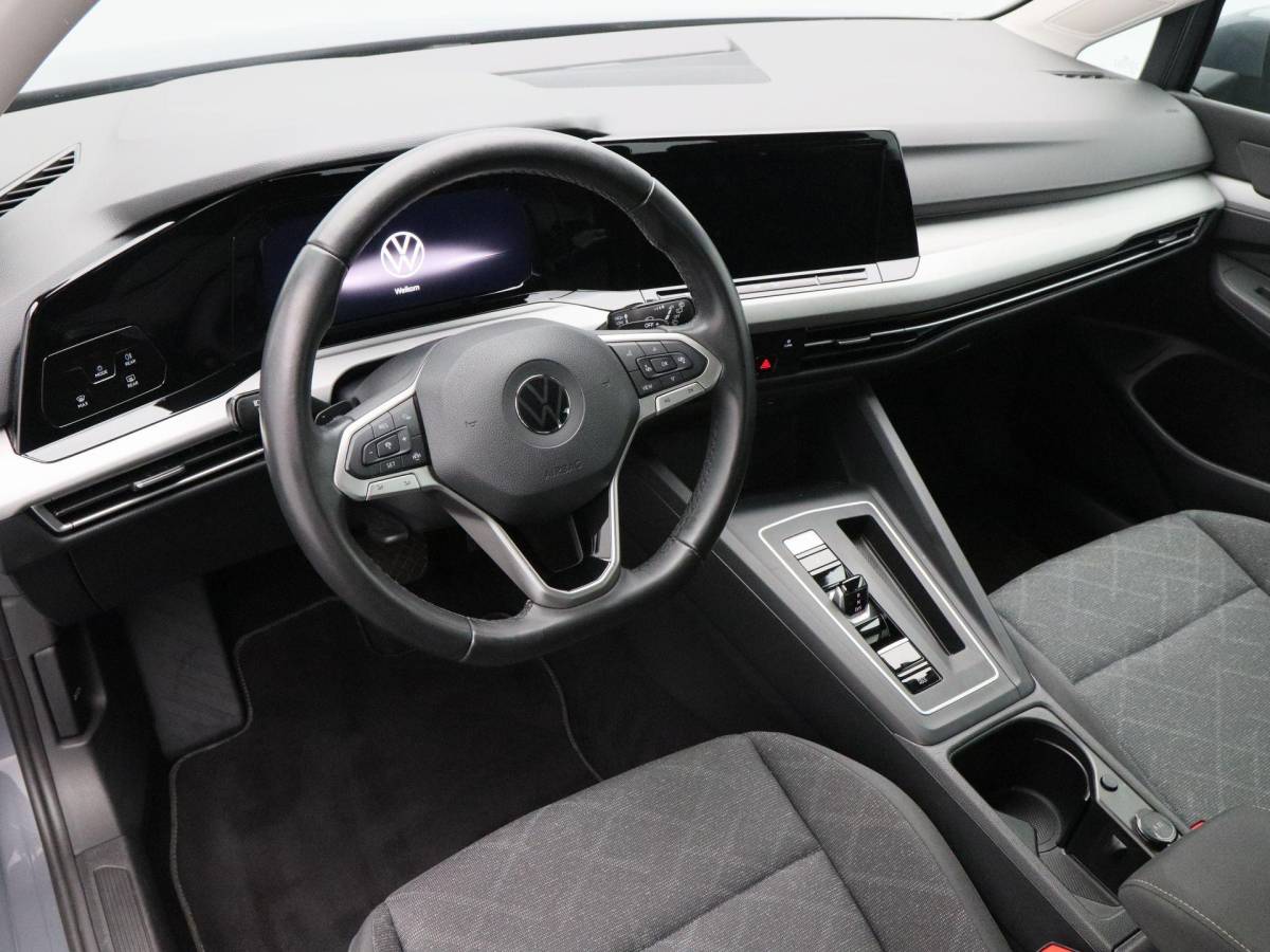 Volkswagen Golf Volkswagen Golf 1.0 eTSi 110 Pk Life | Adaptive Cruise | Camera | Navigatie | Climatronic | 16 Inch | 112.282 Km !!