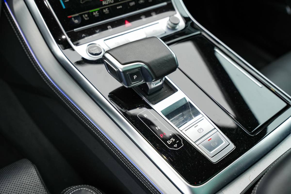 Audi Q8 Audi Q8 60 TFSI e quattro Competition B&O Panodak Carbon 360 Cam Dode Hoek ACC Stoelventilatie
