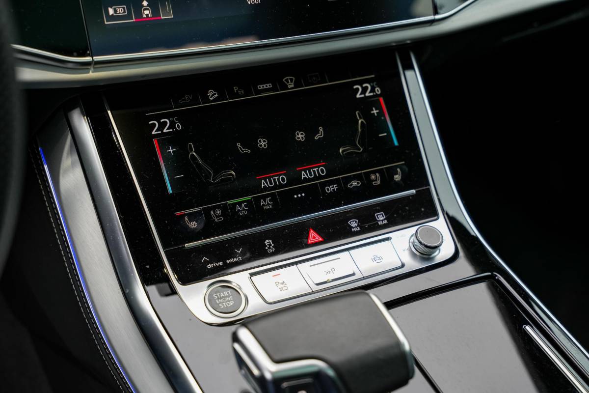 Audi Q8 Audi Q8 60 TFSI e quattro Competition B&O Panodak Carbon 360 Cam Dode Hoek ACC Stoelventilatie