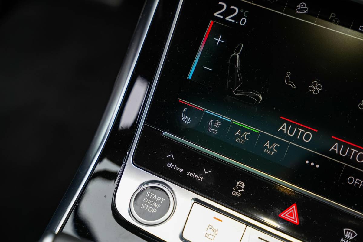 Audi Q8 Audi Q8 60 TFSI e quattro Competition B&O Panodak Carbon 360 Cam Dode Hoek ACC Stoelventilatie