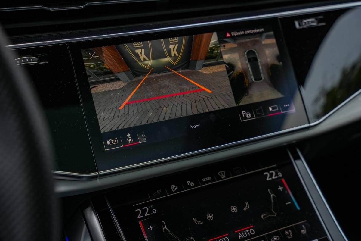 Audi Q8 Audi Q8 60 TFSI e quattro Competition B&O Panodak Carbon 360 Cam Dode Hoek ACC Stoelventilatie