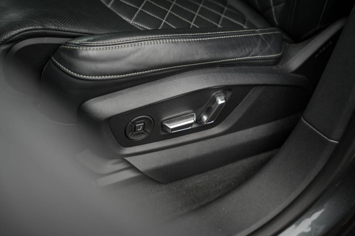 Audi Q8 Audi Q8 60 TFSI e quattro Competition B&O Panodak Carbon 360 Cam Dode Hoek ACC Stoelventilatie