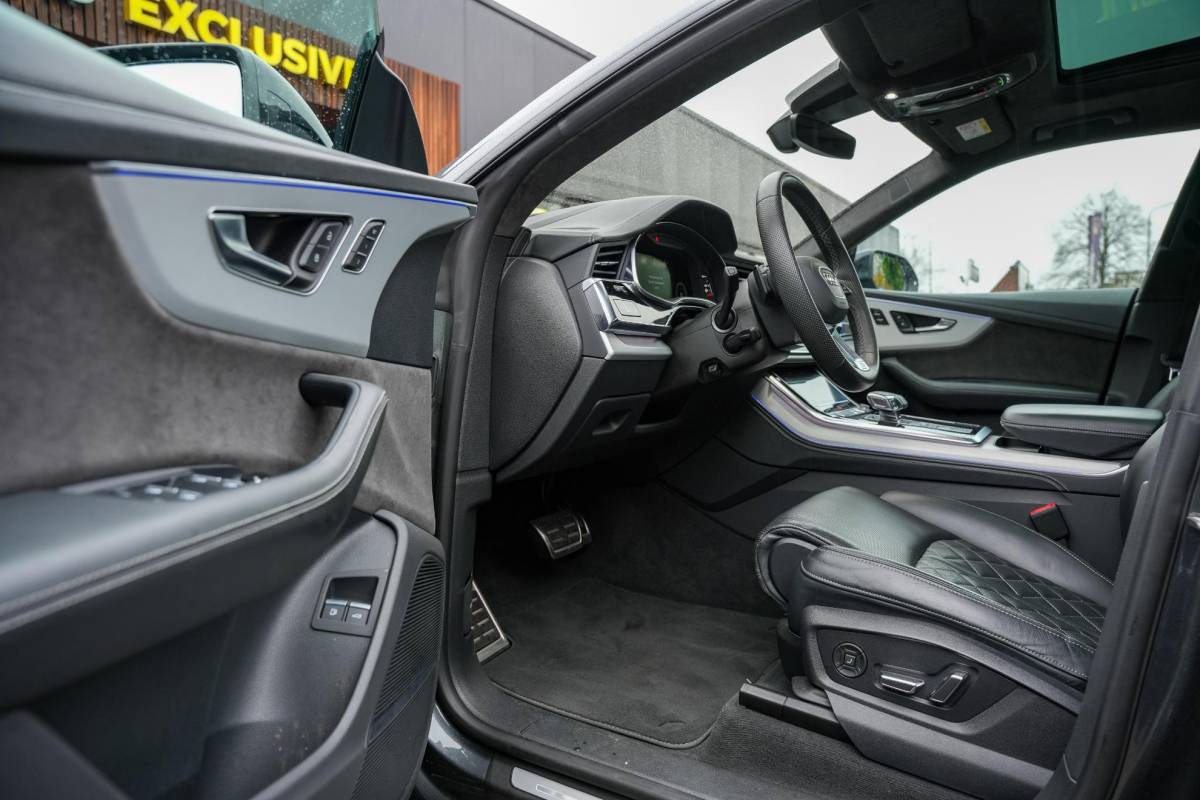 Audi Q8 Audi Q8 60 TFSI e quattro Competition B&O Panodak Carbon 360 Cam Dode Hoek ACC Stoelventilatie