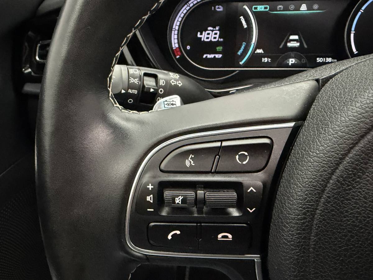 Kia e-Niro Kia e-Niro DynamicPlusLine 64 kWh SOH 97,1% | Schuif/Kanteldak | Camera | Stoel/Stuurverwarming | Carplay&Android