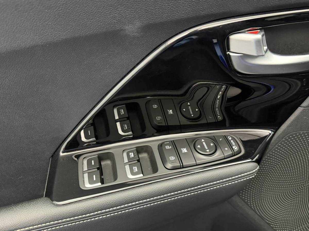 Kia e-Niro Kia e-Niro DynamicPlusLine 64 kWh SOH 97,1% | Schuif/Kanteldak | Camera | Stoel/Stuurverwarming | Carplay&Android