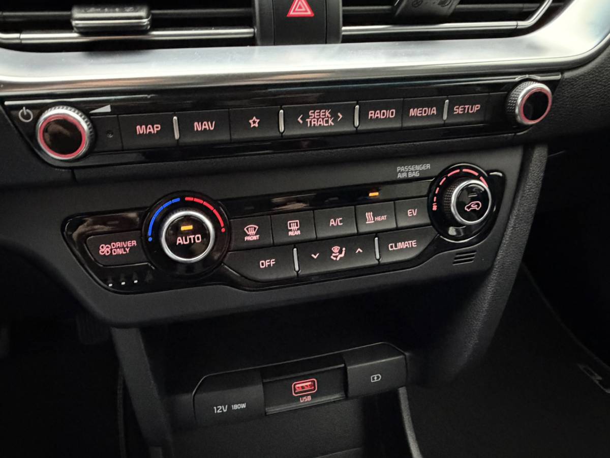 Kia e-Niro Kia e-Niro DynamicPlusLine 64 kWh SOH 97,1% | Schuif/Kanteldak | Camera | Stoel/Stuurverwarming | Carplay&Android
