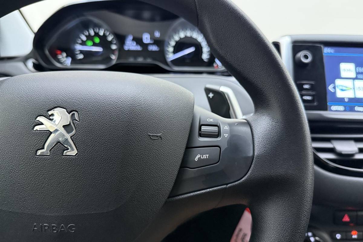 Peugeot 208 Peugeot 208 1.2 PureTech Active | Apple carplay/Android auto | Automaat | Airco | Cruise control | Stuurwiel multifunctioneel |