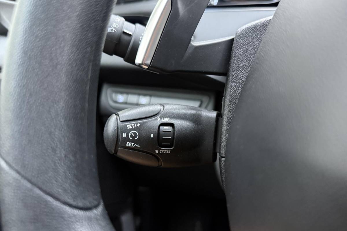Peugeot 208 Peugeot 208 1.2 PureTech Active | Apple carplay/Android auto | Automaat | Airco | Cruise control | Stuurwiel multifunctioneel |