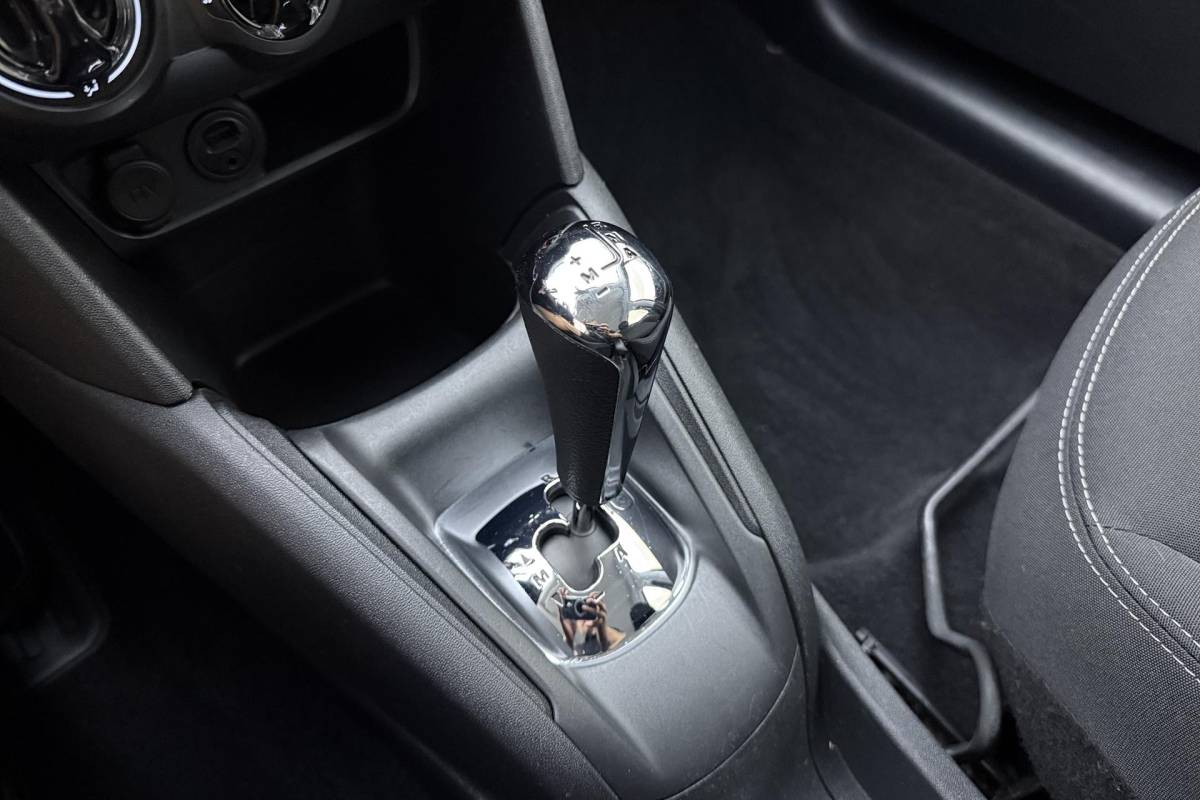 Peugeot 208 Peugeot 208 1.2 PureTech Active | Apple carplay/Android auto | Automaat | Airco | Cruise control | Stuurwiel multifunctioneel |