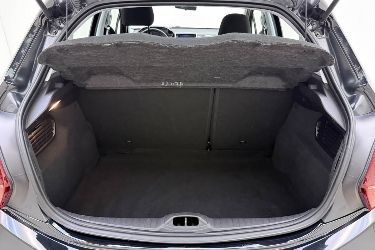 Peugeot 208 Peugeot 208 1.2 PureTech Active | Apple carplay/Android auto | Automaat | Airco | Cruise control | Stuurwiel multifunctioneel |