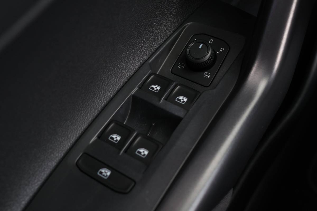 Volkswagen Polo Volkswagen POLO 1.0 TSI 95PK Life App-connect Cruise-control LED