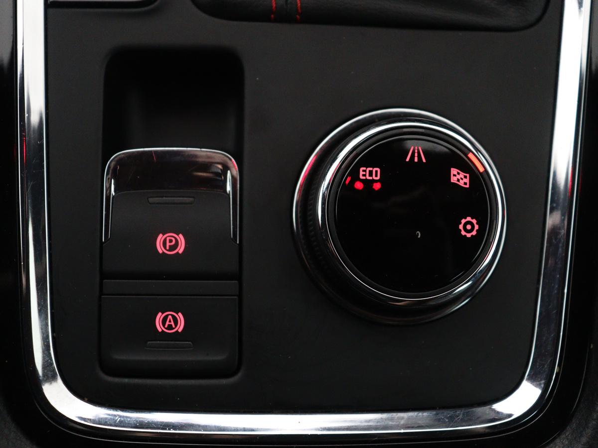SEAT Ateca SEAT Ateca1.4 EcoTSI FR | Leder | Stoelverwarming | Climate control | Cruise control | Camera | Park assist | Carplay | Seat Sound | Navigatie | Sfeerverlichting