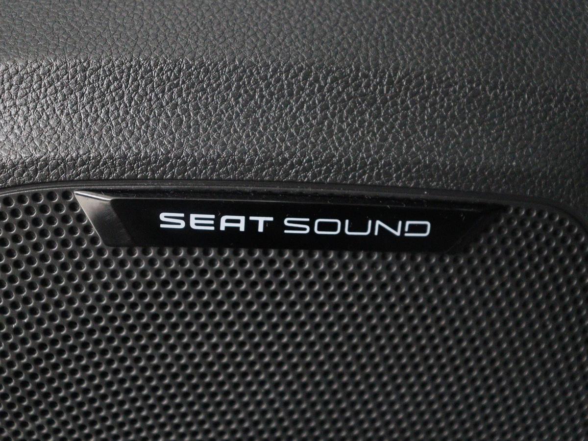 SEAT Ateca SEAT Ateca1.4 EcoTSI FR | Leder | Stoelverwarming | Climate control | Cruise control | Camera | Park assist | Carplay | Seat Sound | Navigatie | Sfeerverlichting