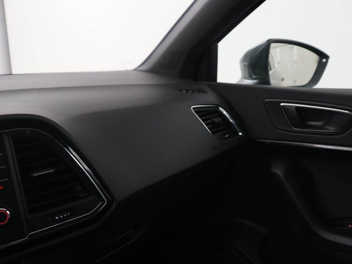 SEAT Ateca SEAT Ateca1.4 EcoTSI FR | Leder | Stoelverwarming | Climate control | Cruise control | Camera | Park assist | Carplay | Seat Sound | Navigatie | Sfeerverlichting
