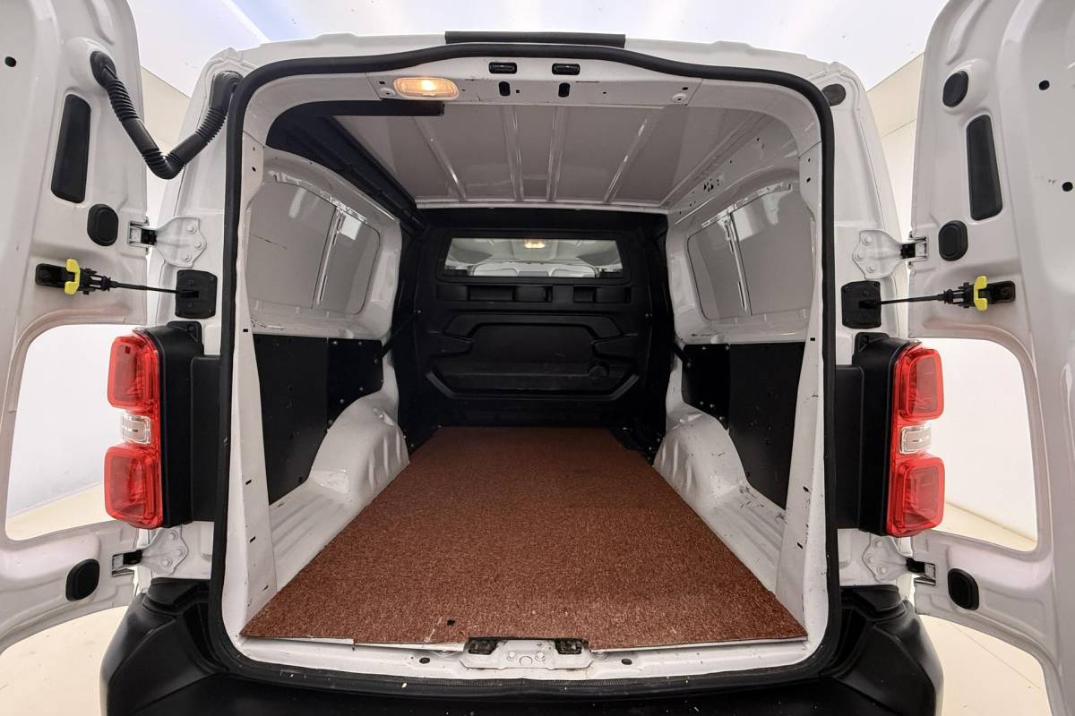 Opel Vivaro Opel Vivaro 2.0 CDTI 150pk Dubbel Cabine Edition |  6 Persoons | Navigatie | Achteruitrijcamera | Parkeersensoren | Cruise control | Dodehoek waarschuwing