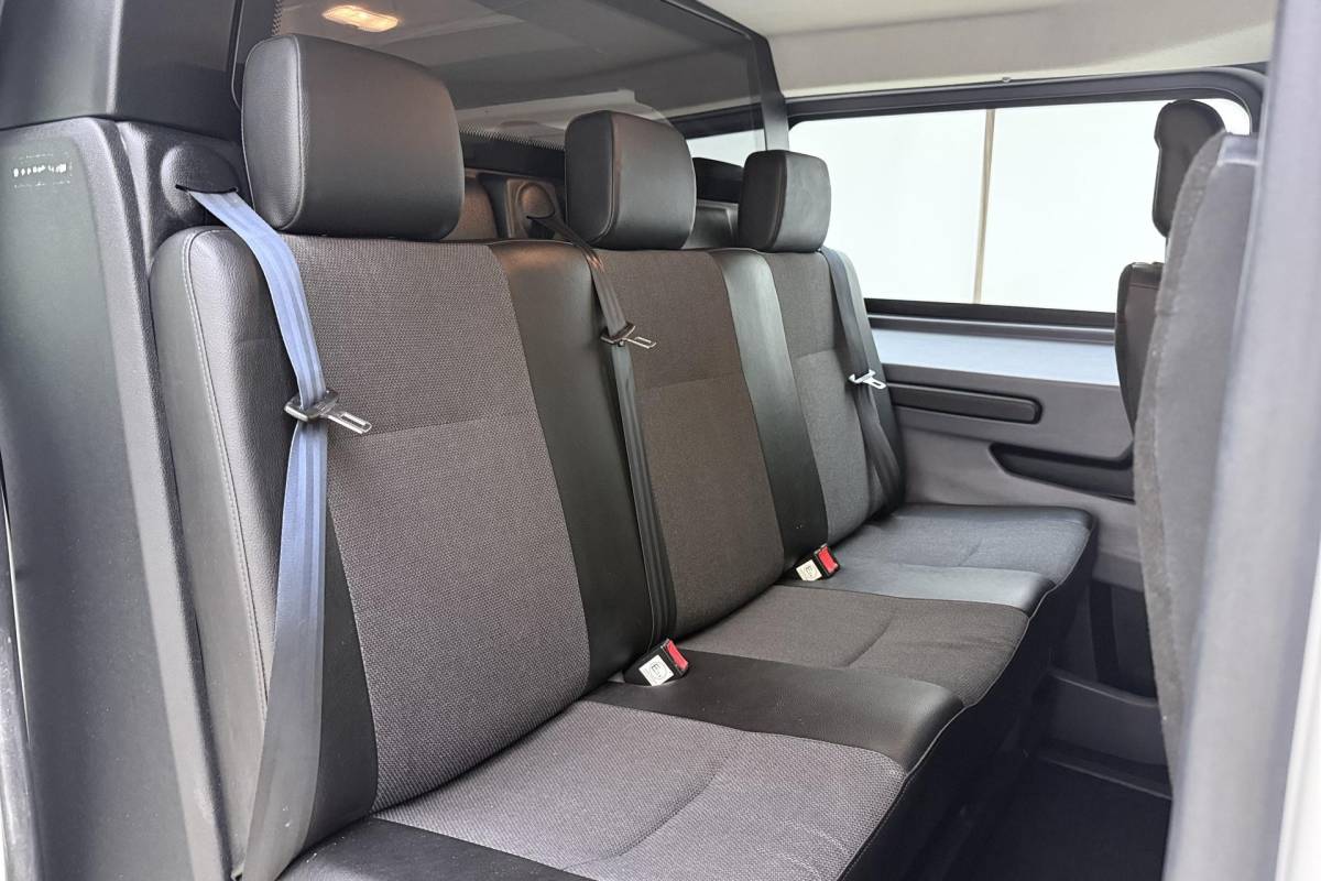 Opel Vivaro Opel Vivaro 2.0 CDTI 150pk Dubbel Cabine Edition |  6 Persoons | Navigatie | Achteruitrijcamera | Parkeersensoren | Cruise control | Dodehoek waarschuwing