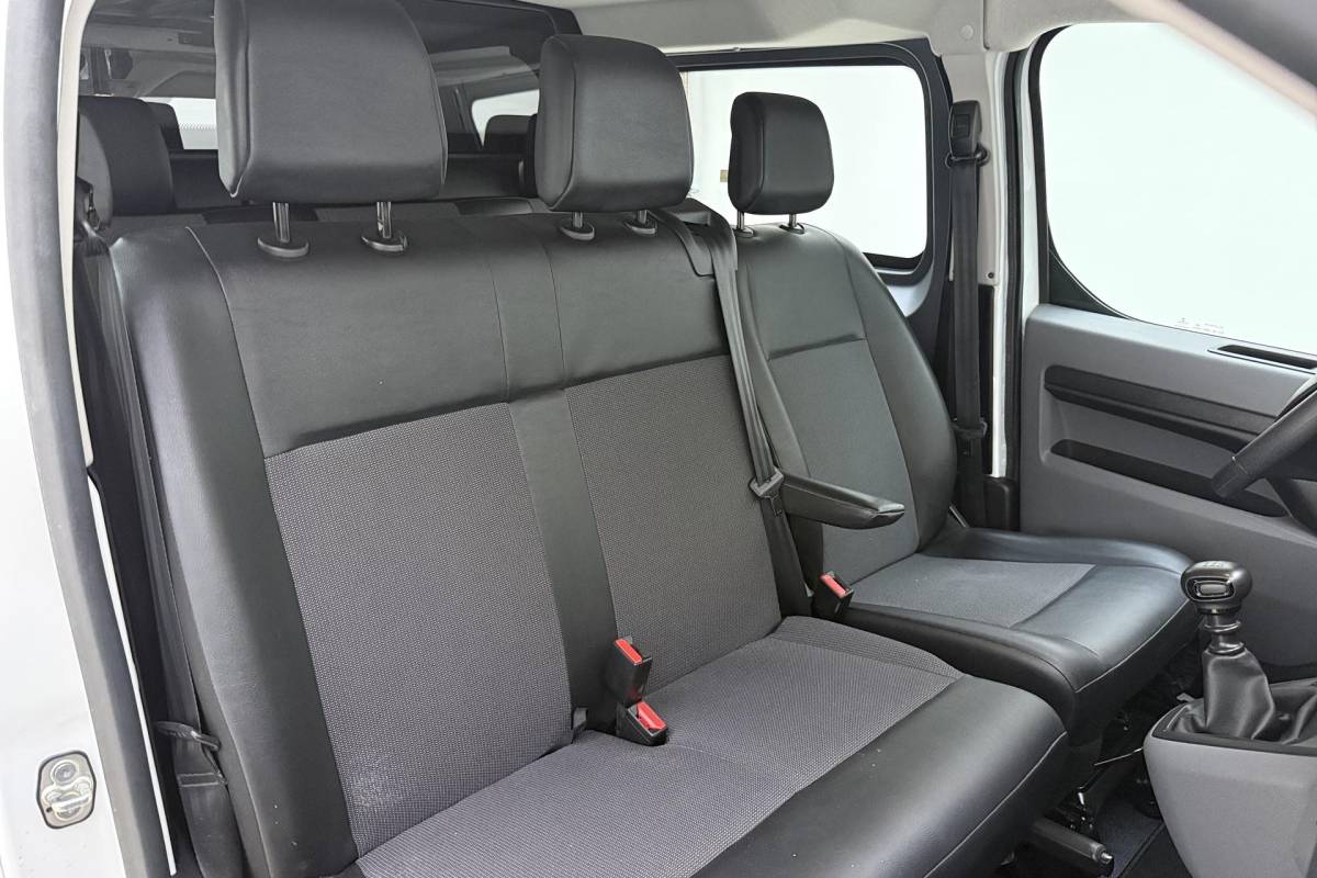 Opel Vivaro Opel Vivaro 2.0 CDTI 150pk Dubbel Cabine Edition |  6 Persoons | Navigatie | Achteruitrijcamera | Parkeersensoren | Cruise control | Dodehoek waarschuwing