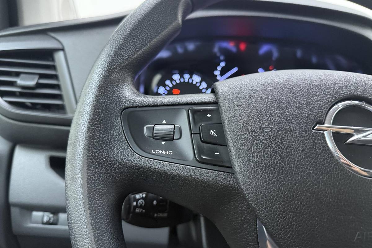 Opel Vivaro Opel Vivaro 2.0 CDTI 150pk Dubbel Cabine Edition |  6 Persoons | Navigatie | Achteruitrijcamera | Parkeersensoren | Cruise control | Dodehoek waarschuwing