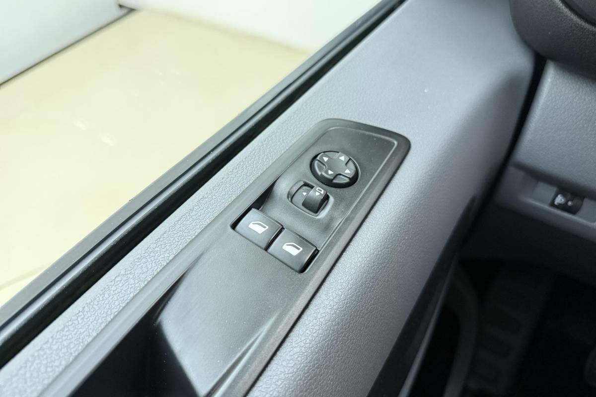 Opel Vivaro Opel Vivaro 2.0 CDTI 150pk Dubbel Cabine Edition |  6 Persoons | Navigatie | Achteruitrijcamera | Parkeersensoren | Cruise control | Dodehoek waarschuwing