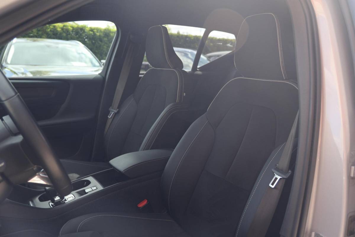 Volvo XC40 Volvo XC40 T4 Recharge Core Bright | Stoelverwarming | Trekhaak | Parkeercamera  | Keyless