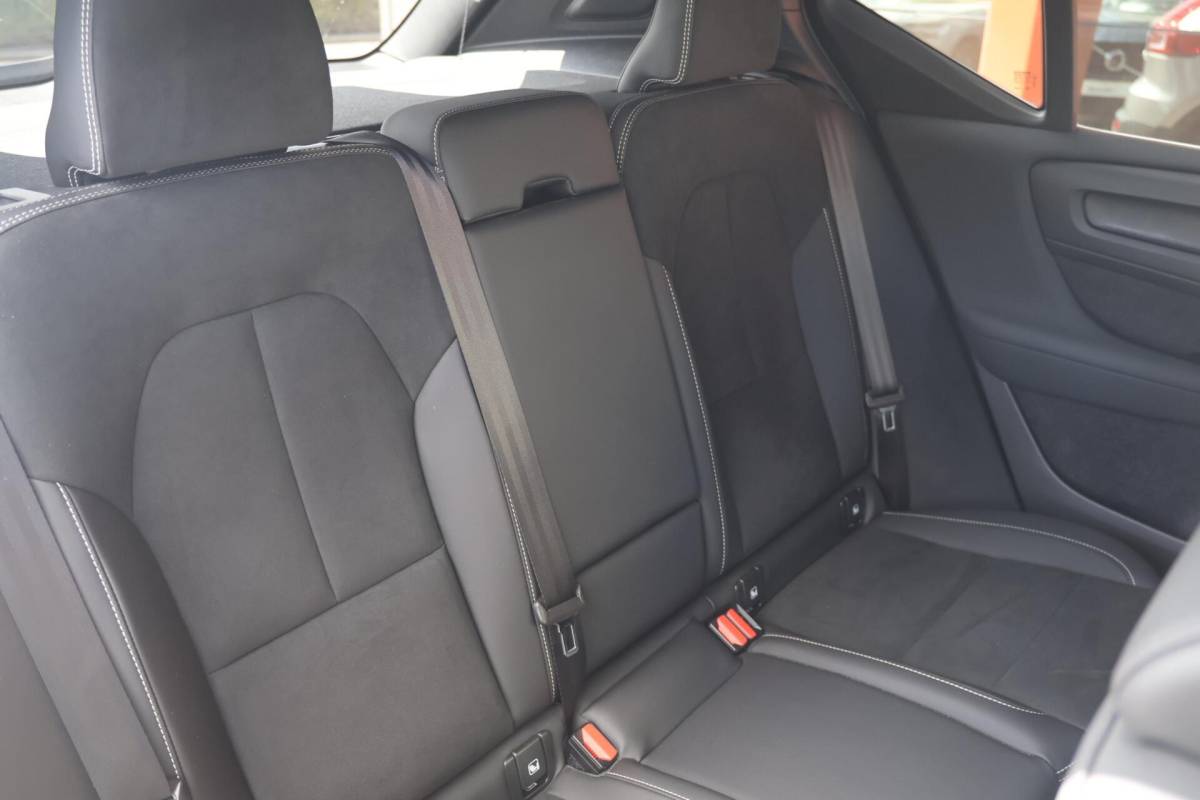 Volvo XC40 Volvo XC40 T4 Recharge Core Bright | Stoelverwarming | Trekhaak | Parkeercamera  | Keyless