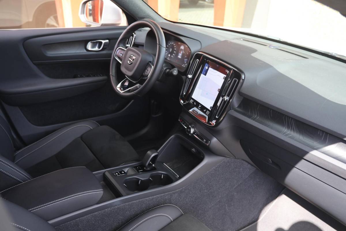 Volvo XC40 Volvo XC40 T4 Recharge Core Bright | Stoelverwarming | Trekhaak | Parkeercamera  | Keyless